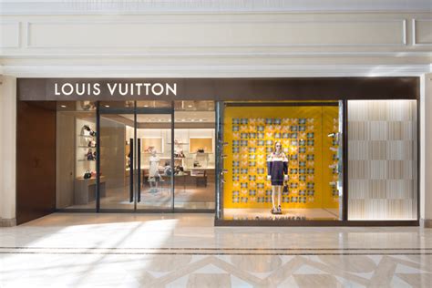 louis vuitton stores in india.